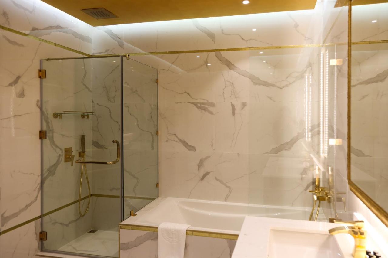 The B Premiere Hotel Доха Экстерьер фото